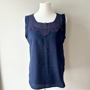 New York & Company Navy Sleeveless Top Detail at Collar Size Medium